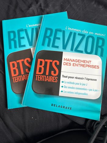 Lot de livre bts tertiaires / Eco Droit-Management