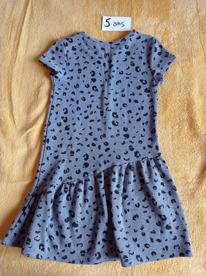 Robe manches courtes léopard Kiabi (5 ans) - photo numéro 2