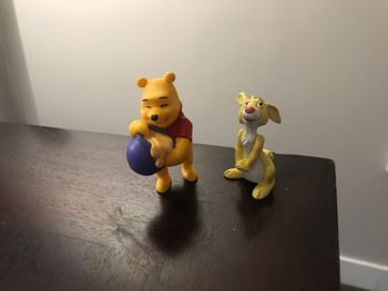 Figurine winnie l’ourson et coco lapin disney