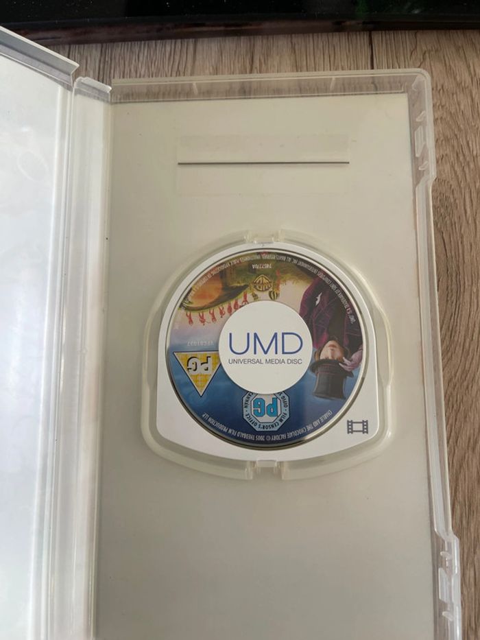 Film, PSP, Charly et la chocolaterie - photo numéro 3