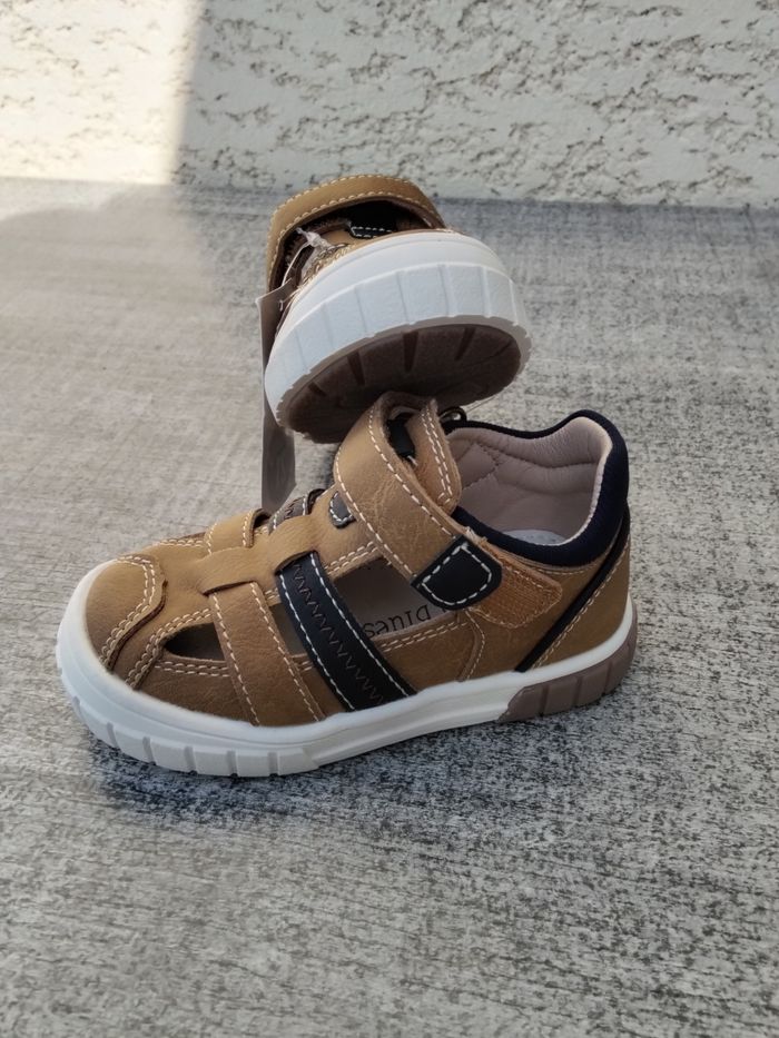 Sandales taille 21