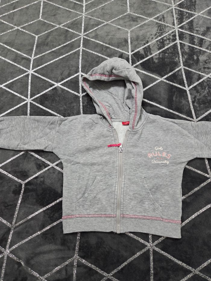 Veste à capuche 4 ans