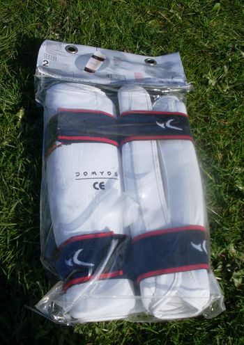 Protèges tibias domyos blancs taille unique