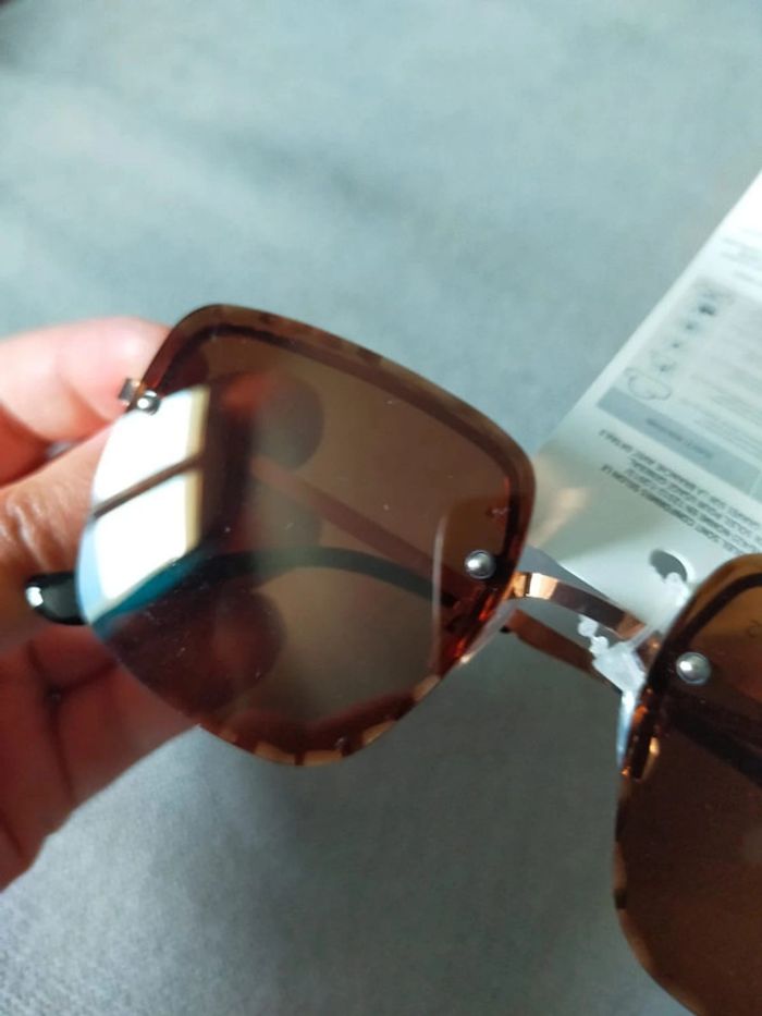 Lunettes de soleil carrées marron – Neuf avec étiquette - photo numéro 5