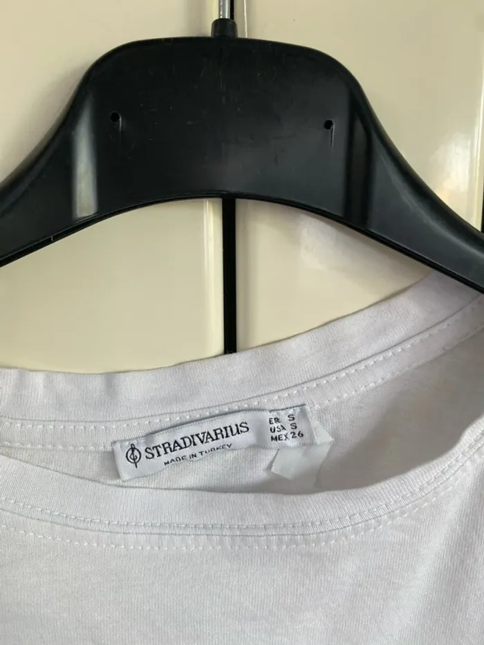 t-shirt Stradivarius - photo numéro 2
