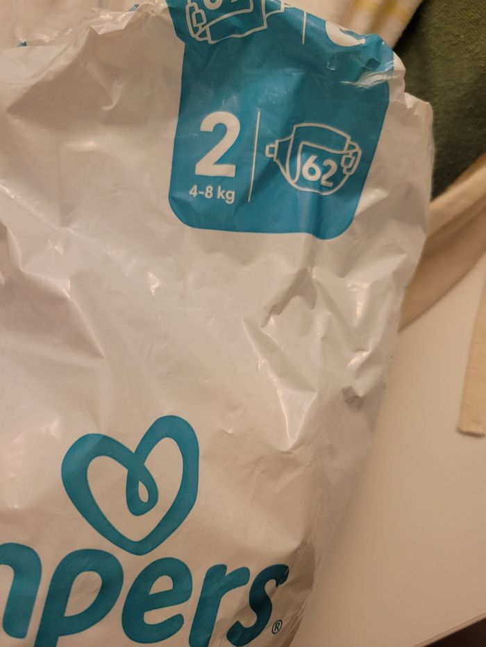 23 couches pampers 4/8kg - photo numéro 2