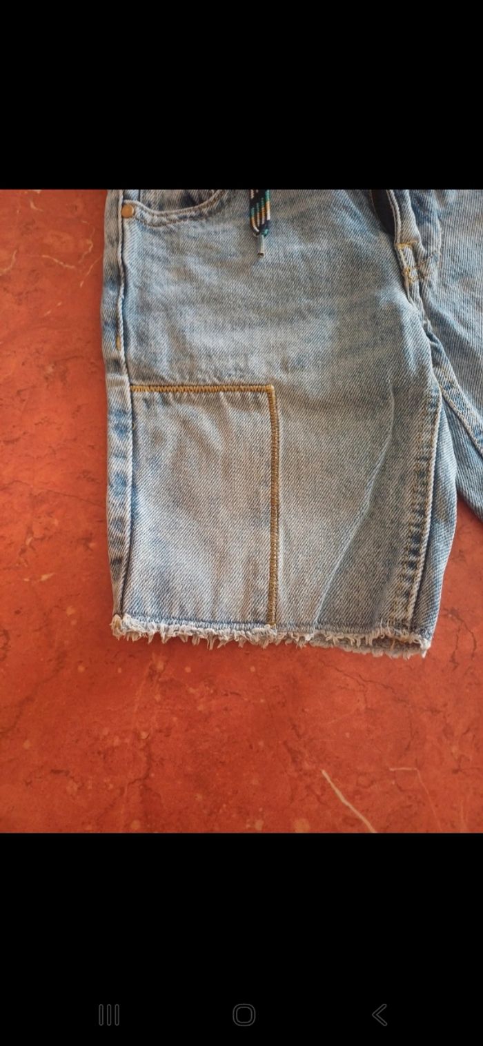 Short garçon taille 8 ans - photo numéro 3