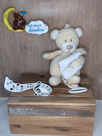 Doudou ours musical 🎶 pommette