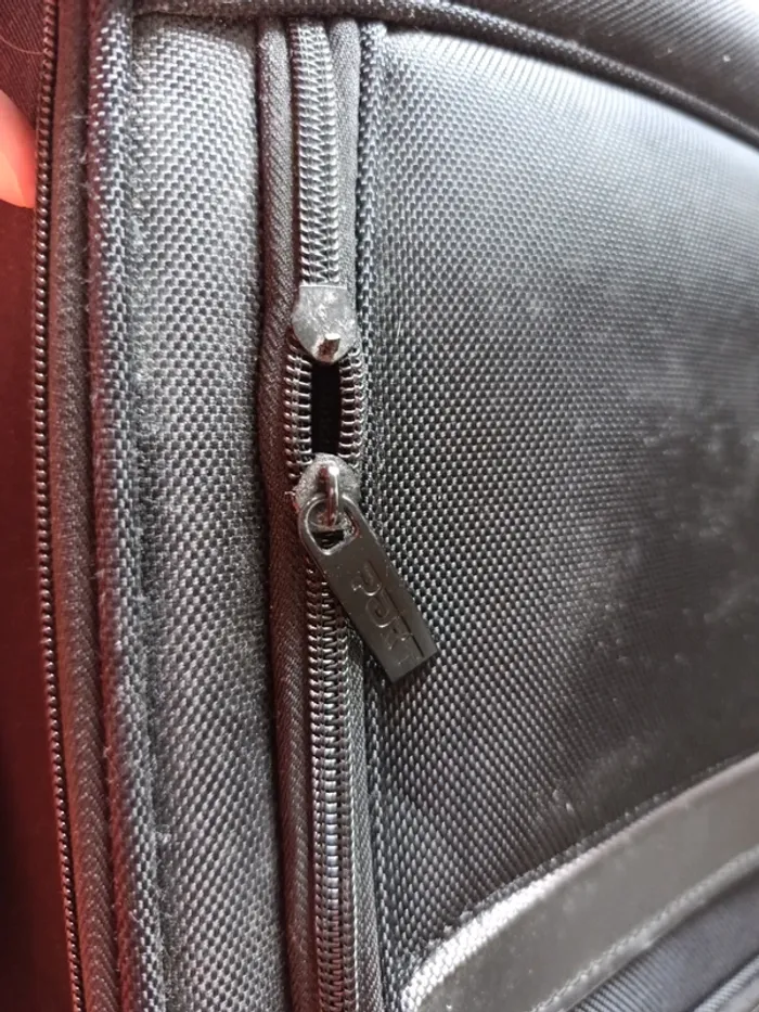 Valise a roulettes - photo numéro 12