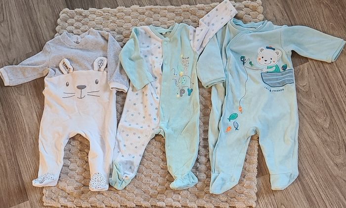 Pyjamas bébé /combinaison - photo numéro 2