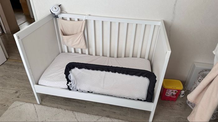 Lit bébé avec matelas et linge de lit - photo numéro 3