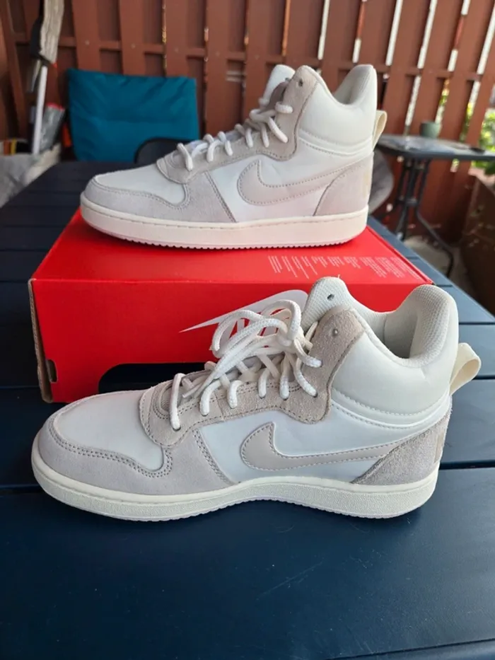 Nike court borough mid creme beige taille 37,5 neuves - photo numéro 3