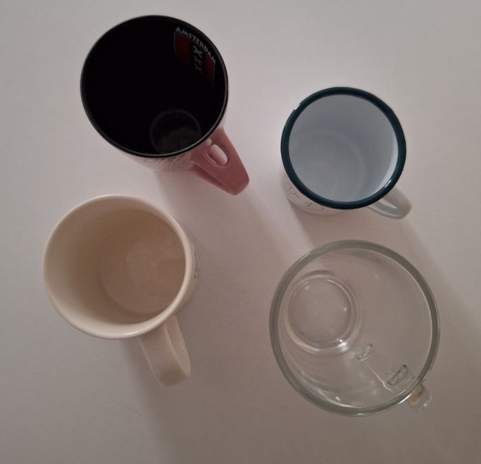 Lot d'une tasse et de 3 mugs différents - photo numéro 6
