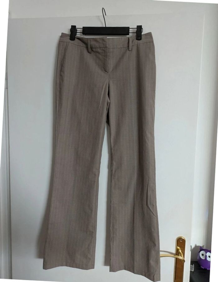 Pantalon de tailleur a rayures Naf Naf