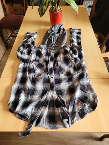Chemise manches longues à capuche