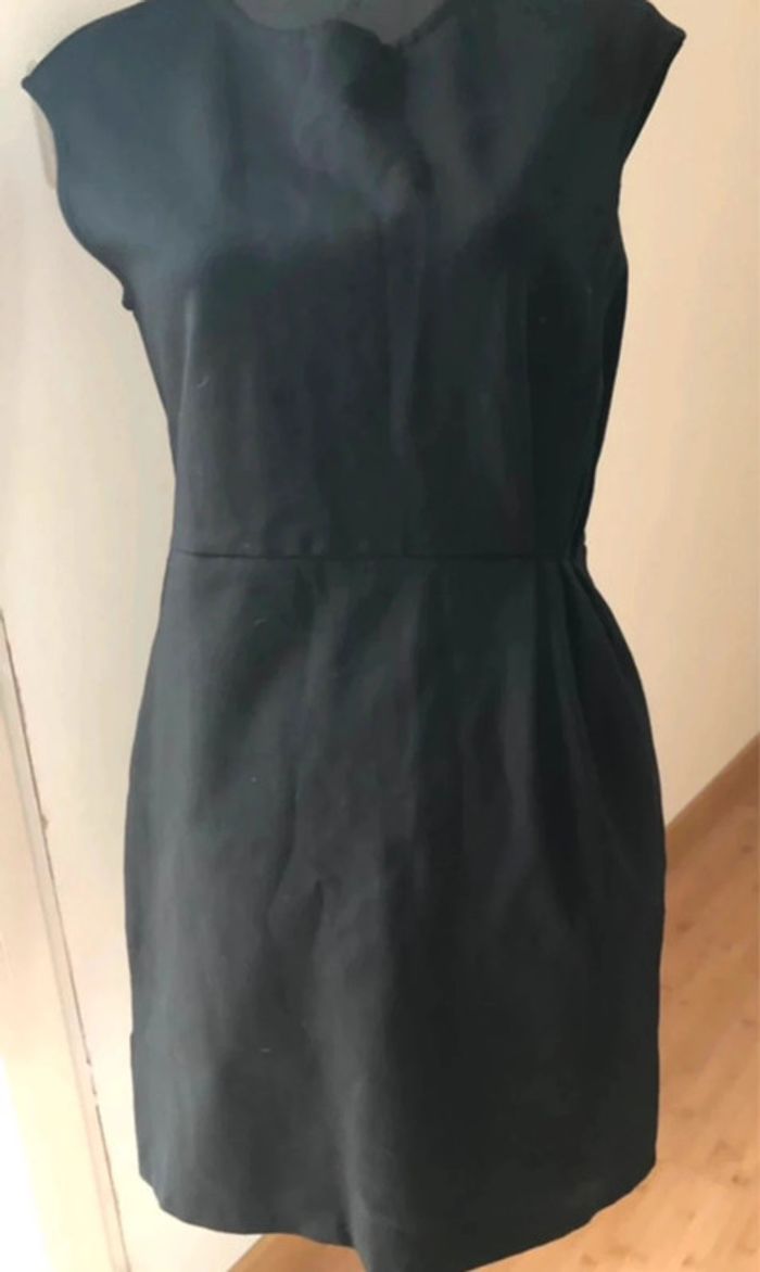 325 - Robe noire