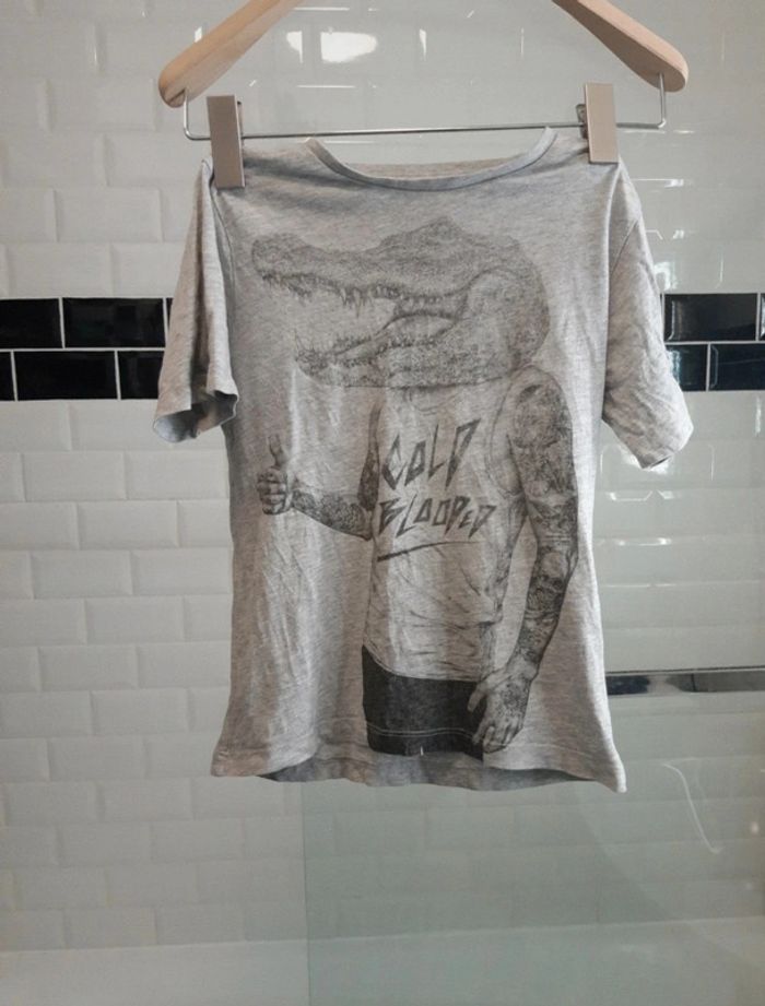 🙂 tee shirt garçon en 7/8 ans🙂