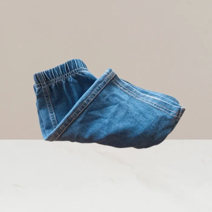 Superbe short en jeans bleu - Taille 23 mois