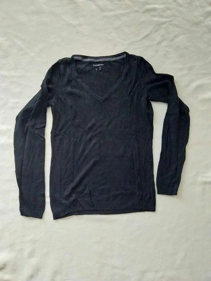Pull noir col V TS