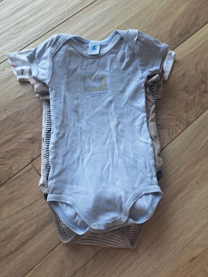 Lot 6 bodies 12 mois Petit Bateau - photo numéro 6