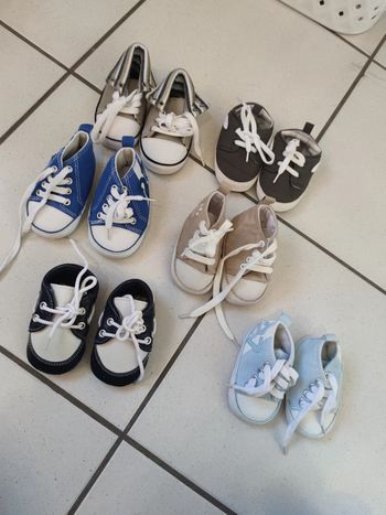 Lot de chaussures bébé