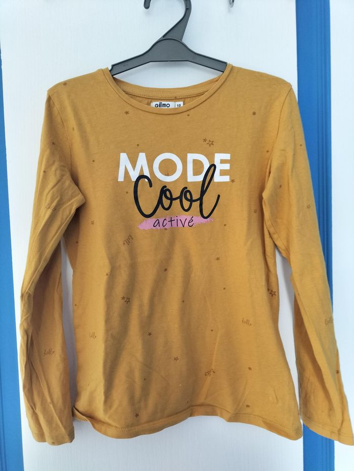 T-shirt moutarde "mode cool"