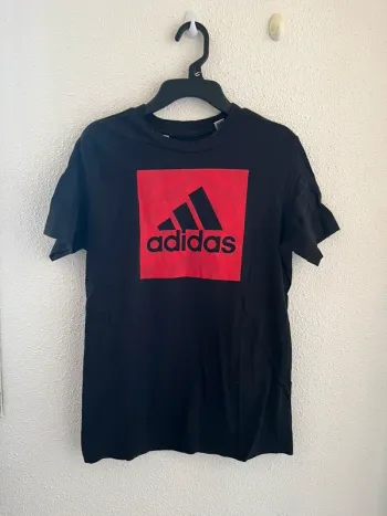 T-shirt Adidas 💫Taille 13-14 ans
