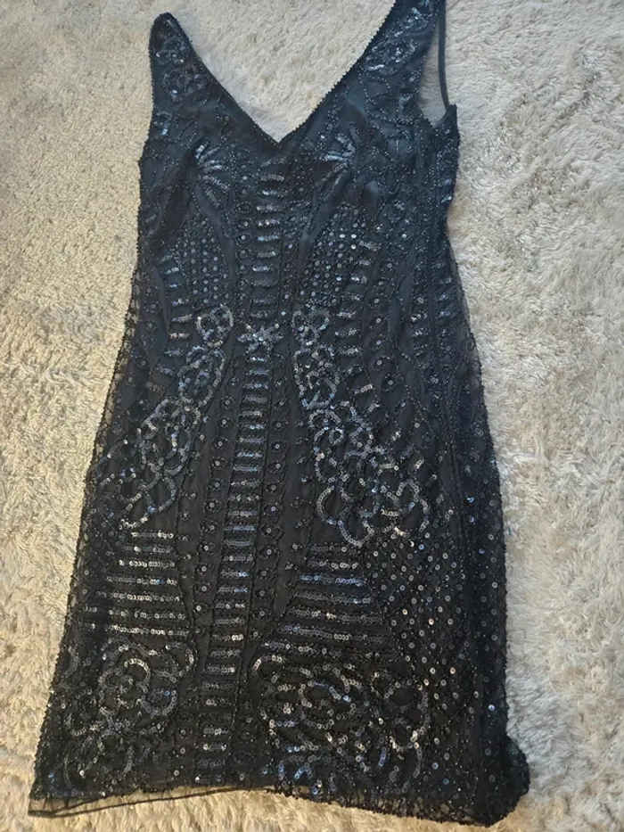 Robe de soirée a sequin noir - photo numéro 2