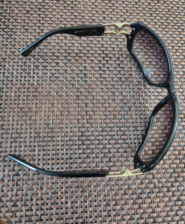 Lunettes noires de soleil Boss - photo numéro 6