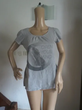 T-shirt taille S femme 