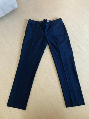 Pantalon de tailleur bleu marine MANGO