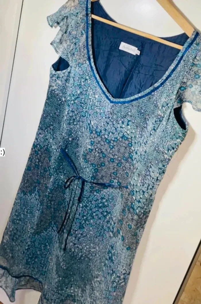 Robe femme taille 42 ou 44 bleue / antonelle