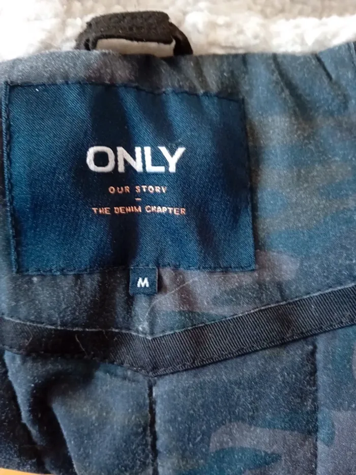 Manteau noir only. - photo numéro 5