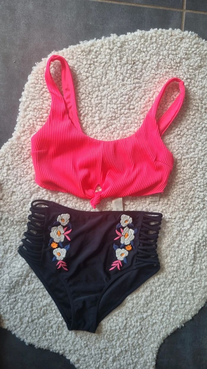 Maillot de bain 2 pieces bas sympa culotte haute hollister S 36 - photo numéro 9