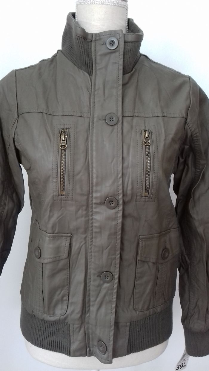 BLOUSON KAKI SIMILICUIR - KIABI - T.38 - NEUF - photo numéro 4