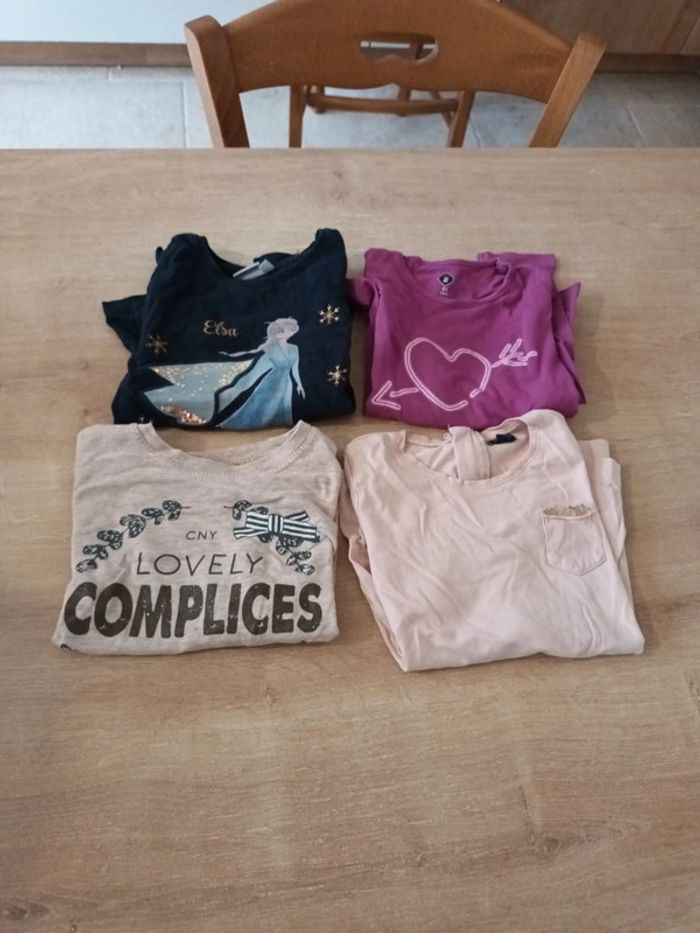 Lot 4 tee shirt 4ans