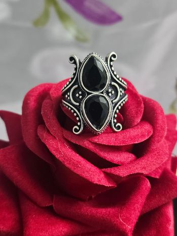 Bague texturee vintage en argent sterling 925 avec ses pierres onyx noir