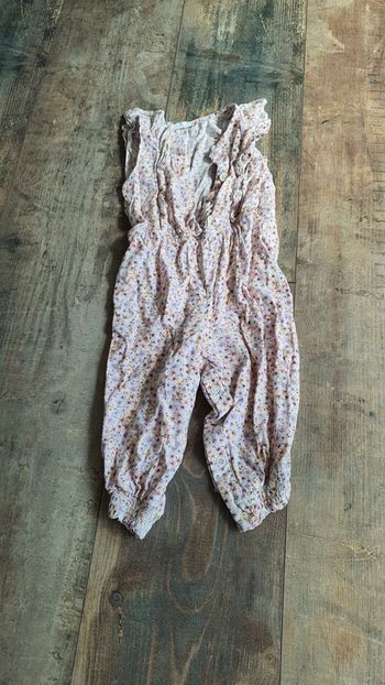 Combinaison primark 9 12 mois en très bon état