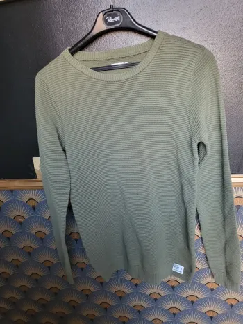 Pull garçon 16.ans