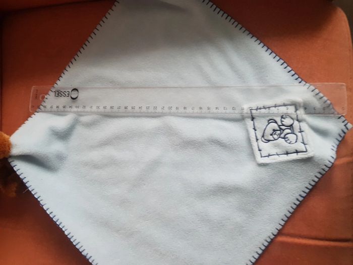 Doudou ourson brun avec mouchoir  bleu Alice's  bear shop - photo numéro 4