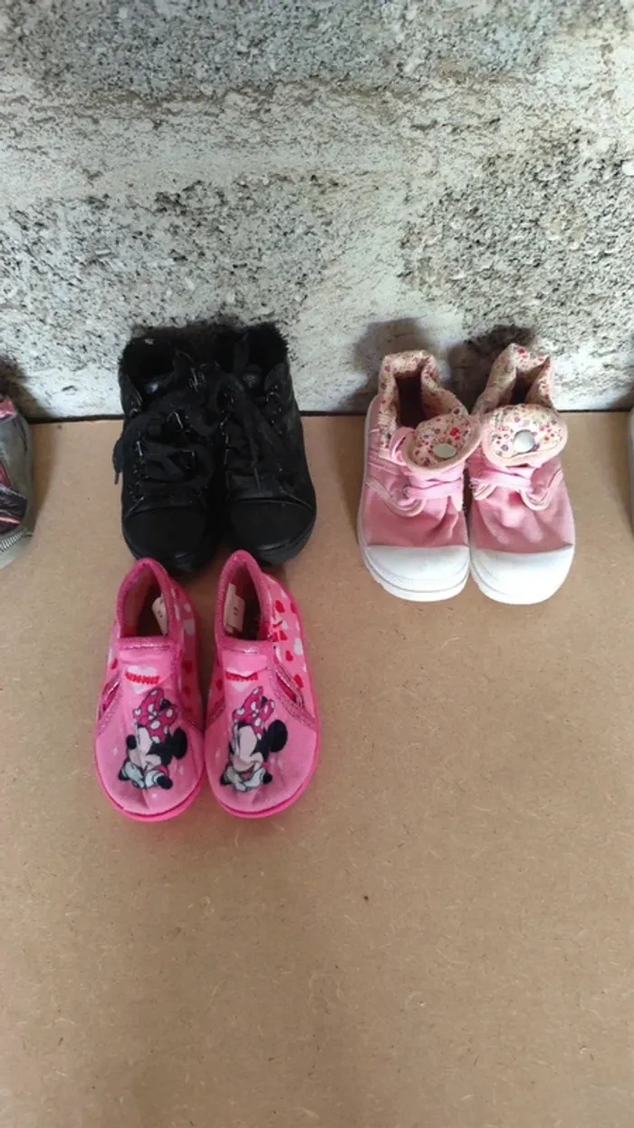 Lots de chaussures et chaussons - photo numéro 3