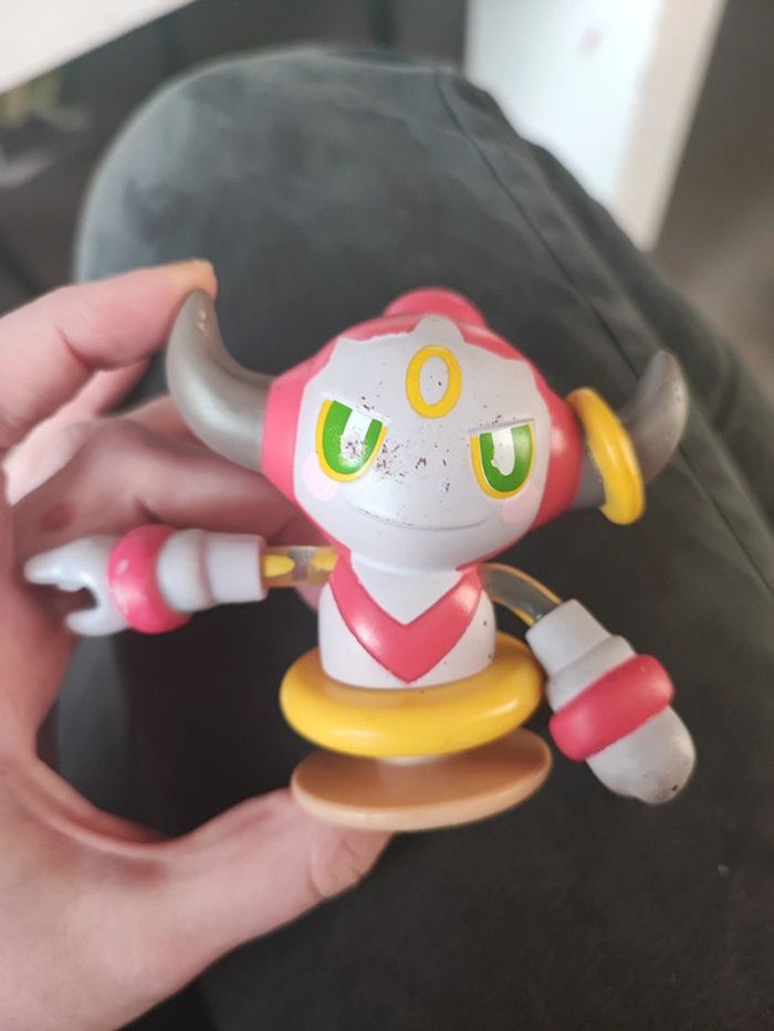 Figurine pokemon hoopa