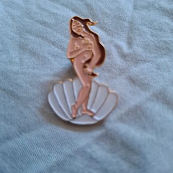 Pins femme coquillage coucou suzette