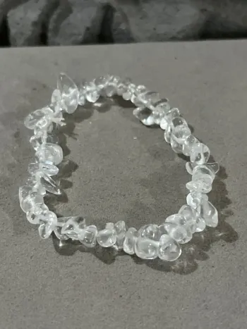 Bracelet baroque en pierres naturelles sur fil élastique