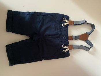 Pantalon avec bretelles