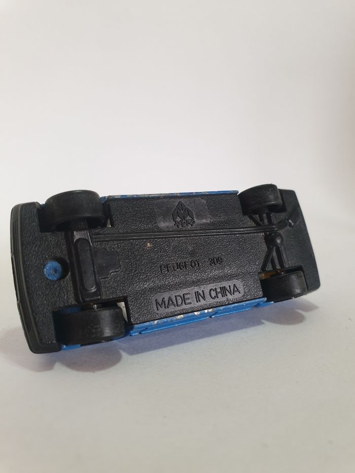 Mc Toy Peugeot 309 1/64 Made in China 🇨🇳 - photo numéro 10