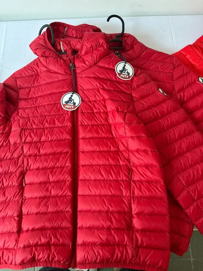 Veste jott rouge