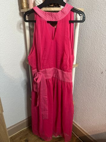 Robe rose à poid neuf 2 filles