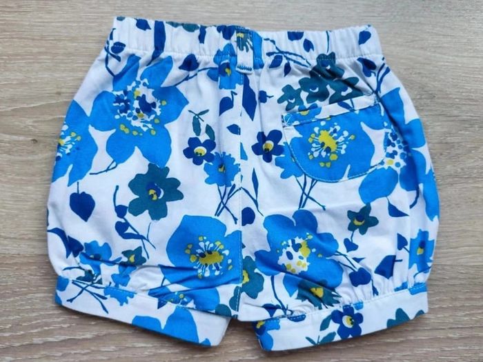 Short/ bloumer fleuri - photo numéro 3