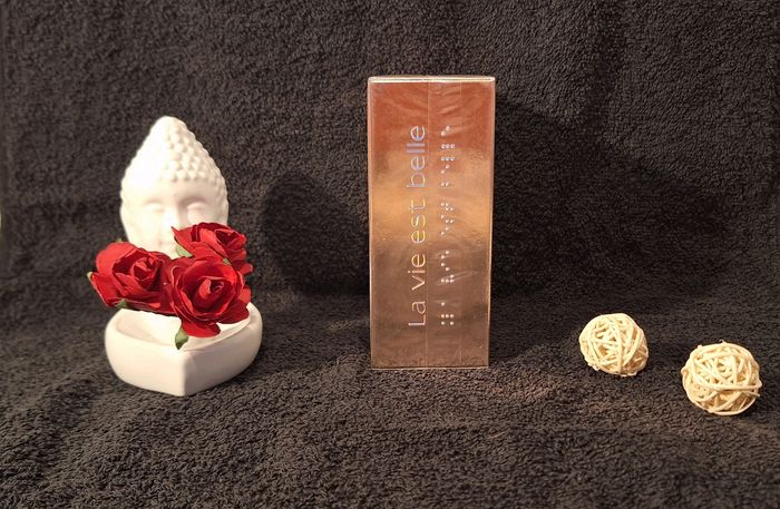 Eau de Parfum "La vie est belle " de Lancôme 75ml - photo numéro 2